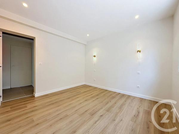 Appartement F5 à vendre  5 pièces - 135,01 m 2   MONTBELIARD  - 25