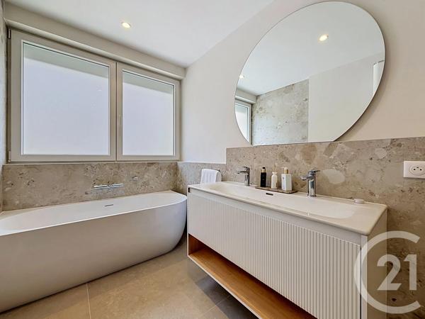 Appartement F5 à vendre  5 pièces - 135,01 m 2   MONTBELIARD  - 25