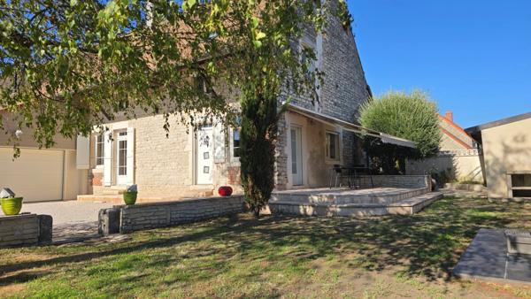 Maison en pierre de 164 m² avec jardin et double garage - Proche de Chalon-sur-Saône (Saône et Loire)