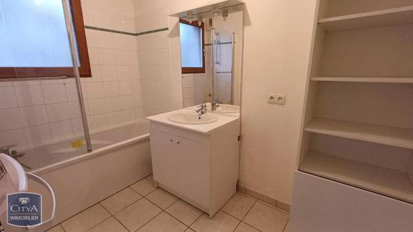Appartement à louer 2 pièces 47.52m² Lille (59000)