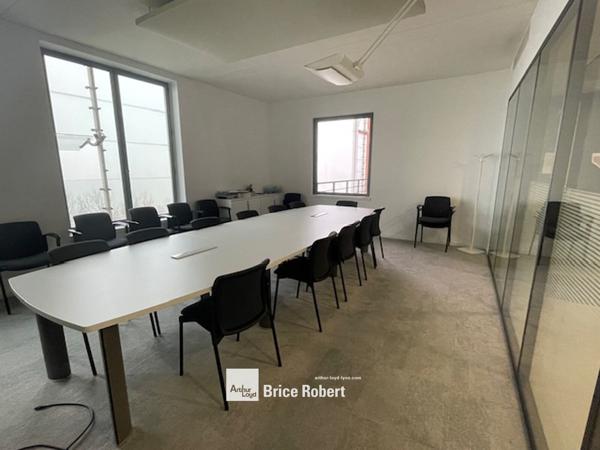 Bureau à louer Lyon bureaux lumineux à aménager proche Parc de la Tête d'Or