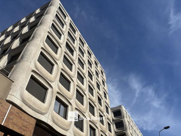Bureaux à louer à Lyon 3ème plateau lumineux aménagé proche Part Dieu