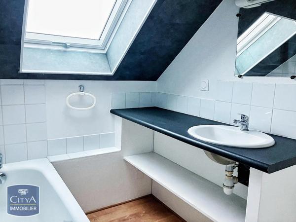 Appartement à louer 2 pièces 30.66m² Les Ponts-de-Cé (49130)