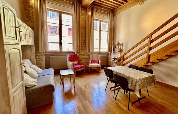 Appartement T2 bis 68 m2 - Canut rénové