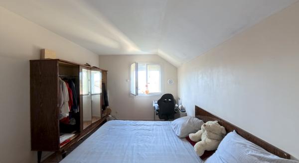 Maison 101m² 5 pièces 4 chambres (dont 1 avec salle d'eau au RdC) avec jardin et garage