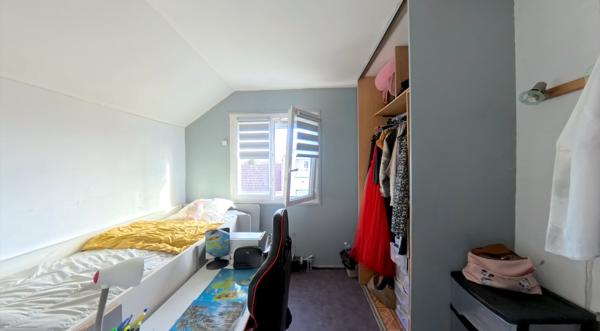 Maison 101m² 5 pièces 4 chambres (dont 1 avec salle d'eau au RdC) avec jardin et garage