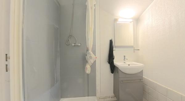 Maison 101m² 5 pièces 4 chambres (dont 1 avec salle d'eau au RdC) avec jardin et garage