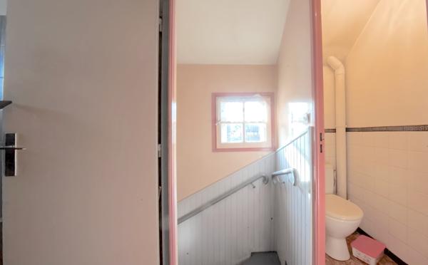 Maison 101m² 5 pièces 4 chambres (dont 1 avec salle d'eau au RdC) avec jardin et garage