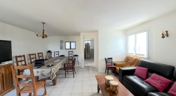 Maison 101m² 5 pièces 4 chambres (dont 1 avec salle d'eau au RdC) avec jardin et garage