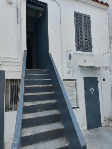 immeuble en fond de cour de 115 m2 excellent rapport locatif