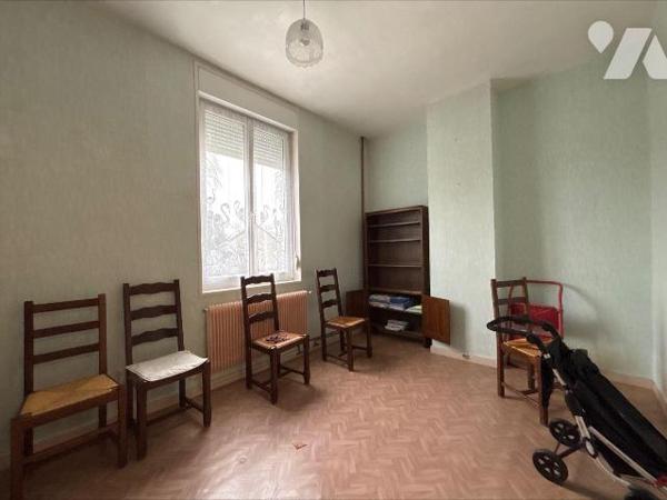 EN EXCLUSIVITÉ - MAISON 1930 À ESTAIRES - FORT POTENTIEL

Située à proximité immédiate du cen...