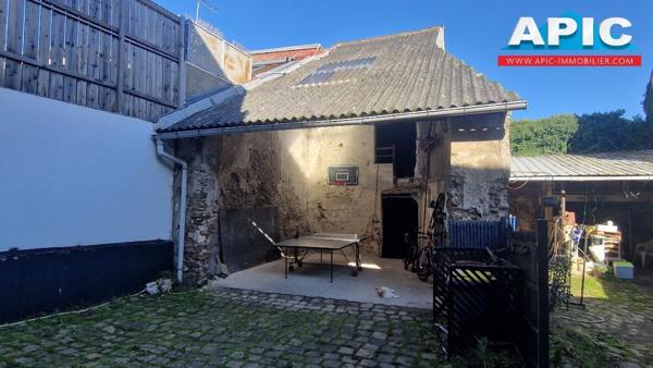 GROSLAY,

Venez découvrir cette maison rurale du ...