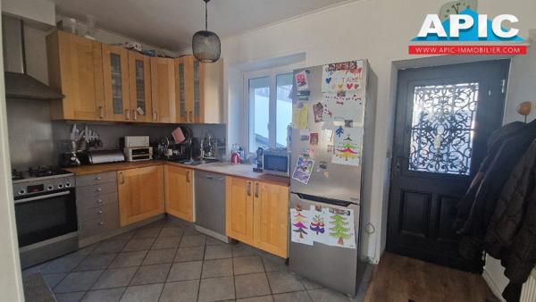 GROSLAY,

Venez découvrir cette maison rurale du ...