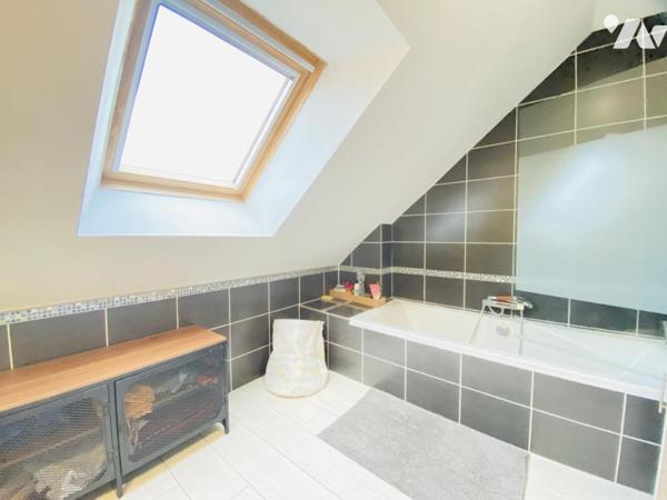 Maison familiale 139 m² utiles – Environnement calme à Plescop