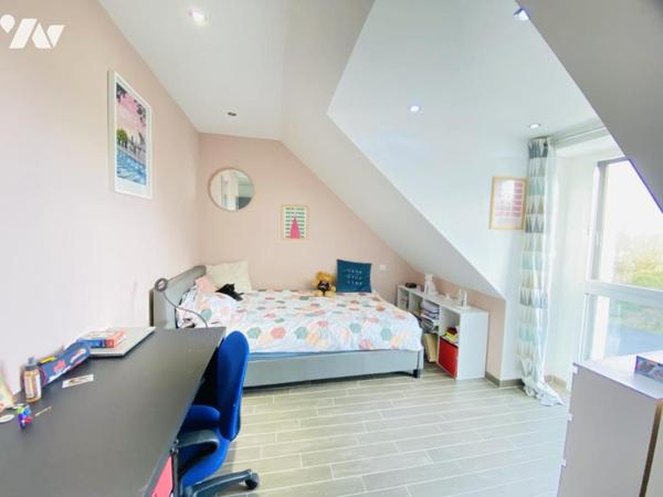 Maison familiale 139 m² utiles – Environnement calme à Plescop