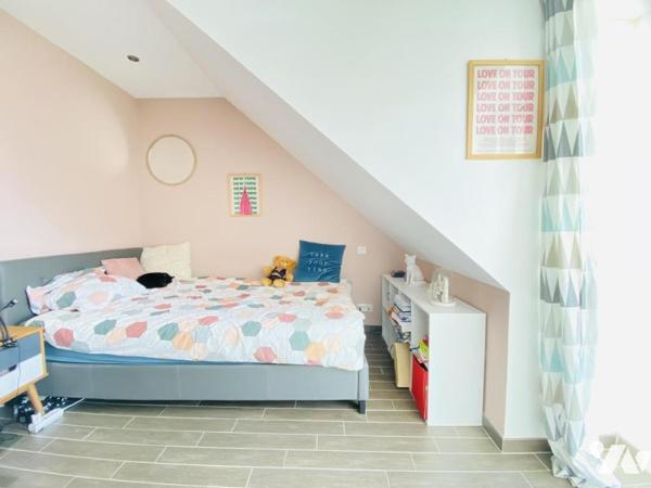 Maison familiale 139 m² utiles – Environnement calme à Plescop