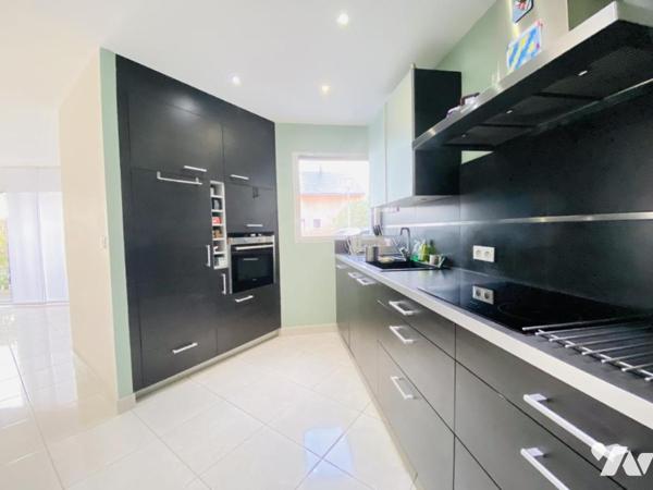 Maison familiale 139 m² utiles – Environnement calme à Plescop