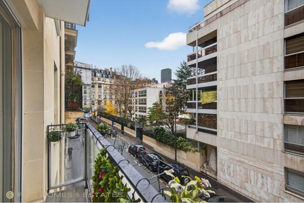 Appartement F7 Et + à vendre  7 pièces - 146,82 m2 PARIS - 75006