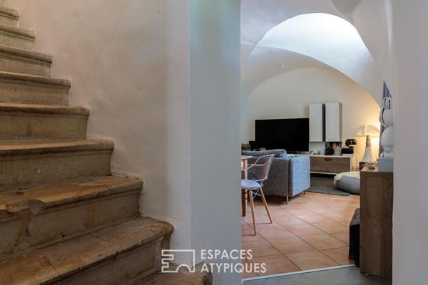 Corps de ferme dans écrin de nature à rénover