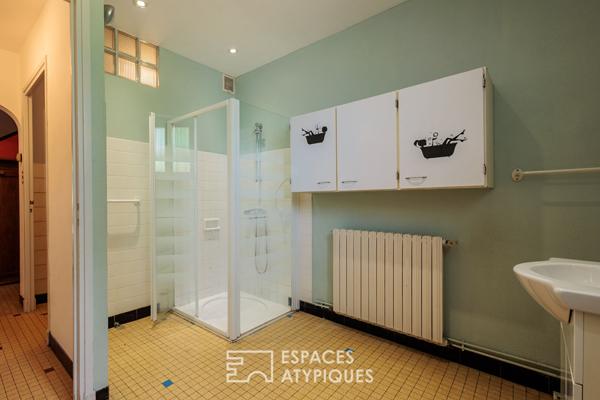 Corps de ferme dans écrin de nature à rénover