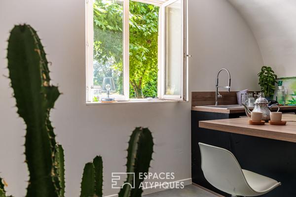 Corps de ferme dans écrin de nature à rénover