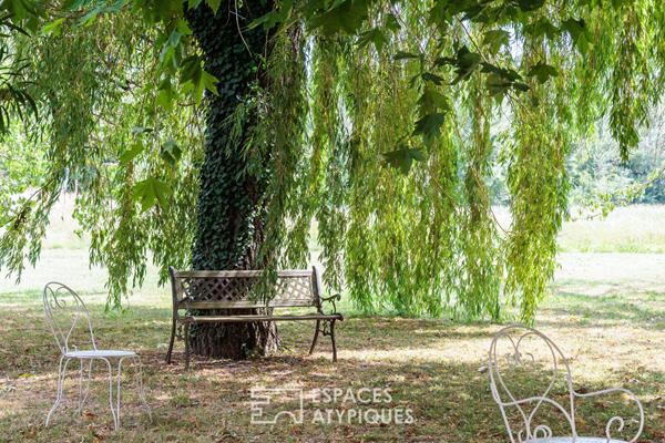 Corps de ferme dans écrin de nature à rénover