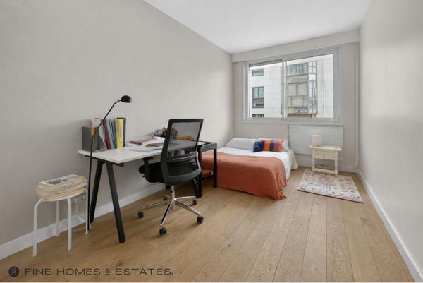 Appartement F5 à vendre  5 pièces - 122,95 m2 PARIS - 75006