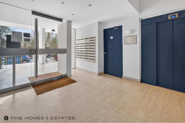 Appartement F5 à vendre  5 pièces - 122,95 m2 PARIS - 75006