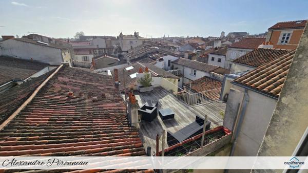 La Rochelle – Hyper centre | Appartement T2 au calme – 44 m² – Vue sur les toits