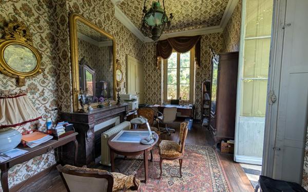 Maison à vendre    10 pièces •  Gan