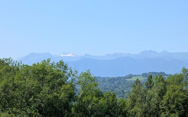 Maison à vendre    10 pièces •  Gan