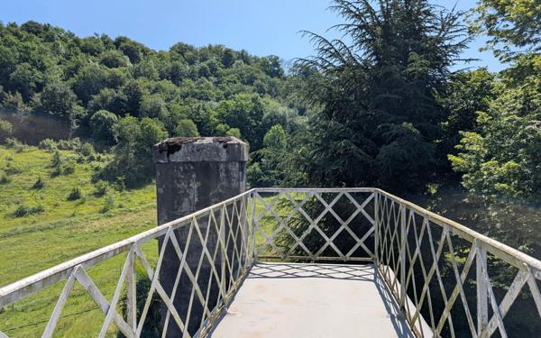 Maison à vendre    10 pièces •  Gan