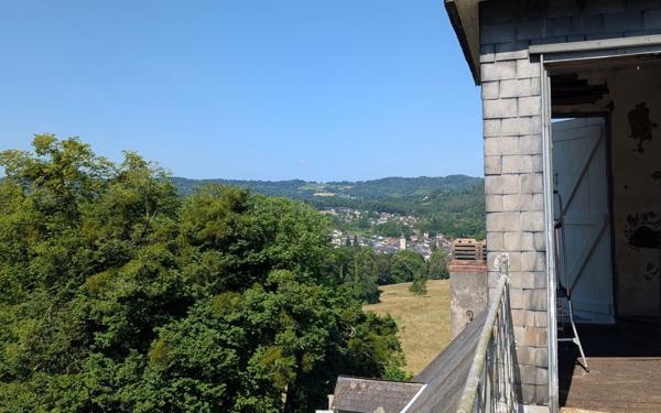 Maison à vendre    10 pièces •  Gan