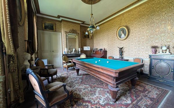 Maison à vendre    10 pièces •  Gan