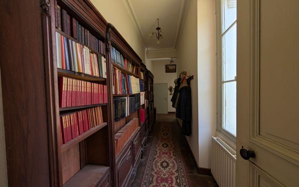 Maison à vendre    10 pièces •  Gan