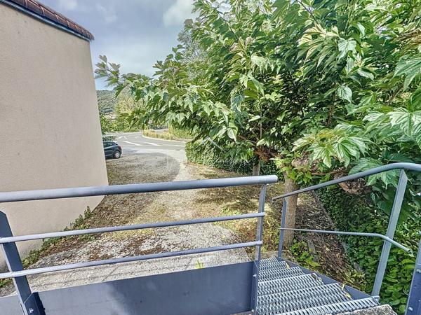 Saint-Affrique (12400) Garage 175 m², quai de chargement et stationnement