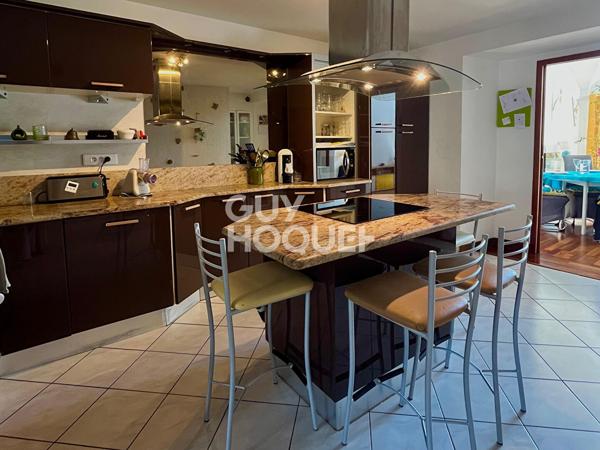 Grande maison rénovée 10 pièces à vendre à Château-Gontier-sur-Mayenne
