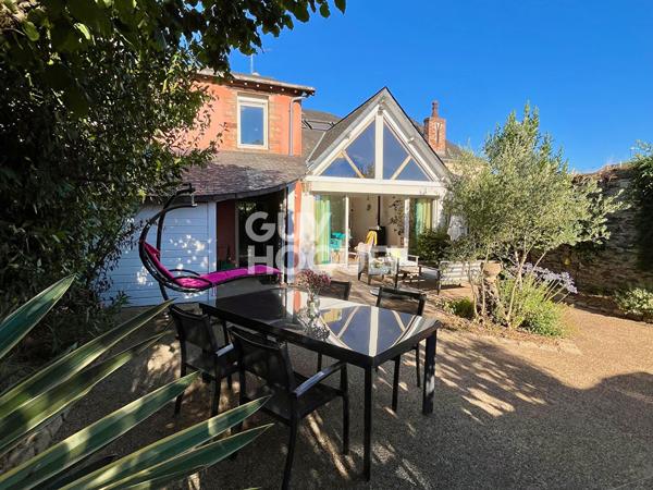 Grande maison rénovée 10 pièces à vendre à Château-Gontier-sur-Mayenne