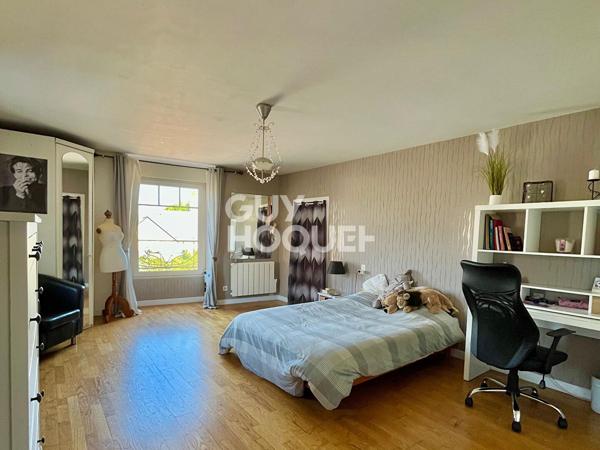 Grande maison rénovée 10 pièces à vendre à Château-Gontier-sur-Mayenne