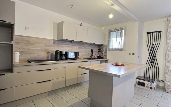 Appartement à vendre    4 pièces •  Marseille 11