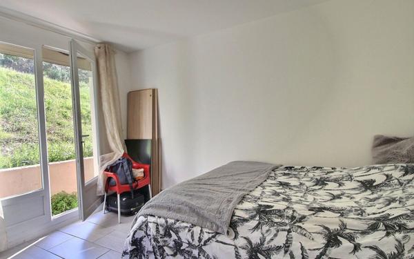 Appartement à vendre    4 pièces •  Marseille 11