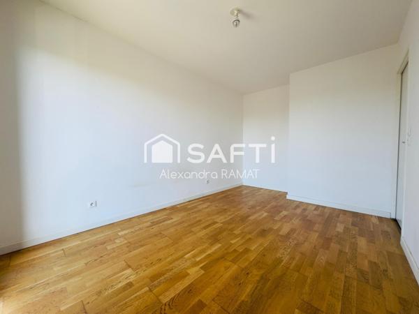 T3 récent avec ascenseur et place de stationnement