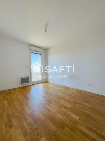 T3 récent avec ascenseur et place de stationnement