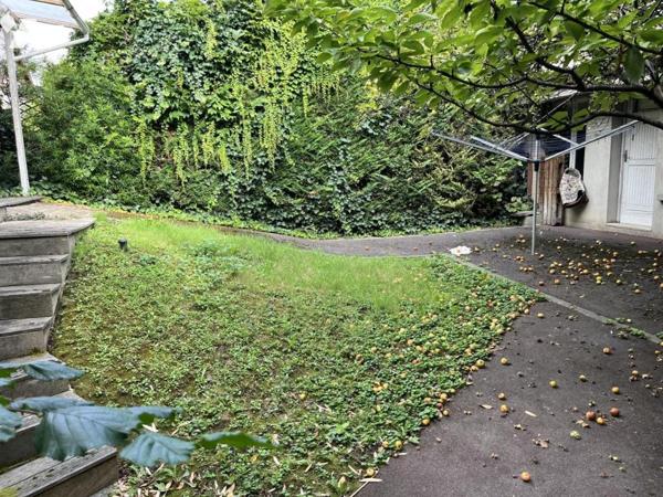 DRANCY - Quartier Paris Campagne - Maison avec jardin et dépendance.