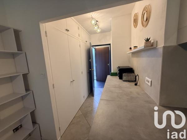 Location appartement 1 pièce 24 m² Peymeinade