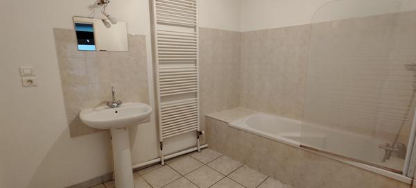 Sainte-Foy-l'Argentière (69610) T3 avec cave et parkings