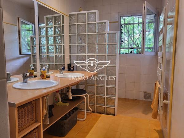 MAISON T6 AVEC PISCINE