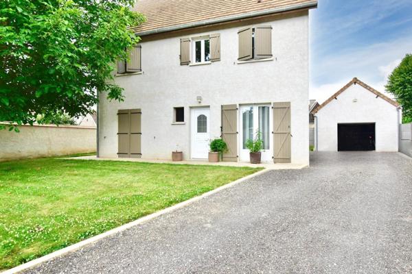 Maison contemporaine 4 chambres avec garage, proche Breval