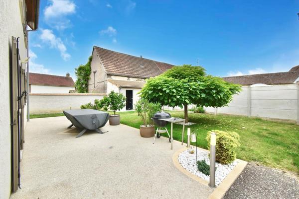 Maison contemporaine 4 chambres avec garage, proche Breval