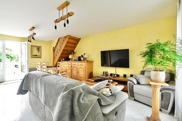 Maison contemporaine 4 chambres avec garage, proche Breval